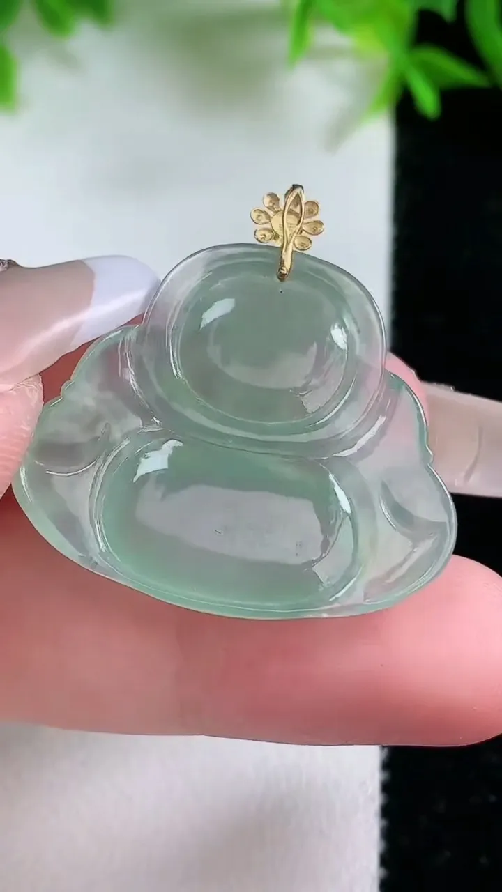 天然A货翡翠佛公吊坠，尺寸26.2-30-5，重量:6.11g
1月25日