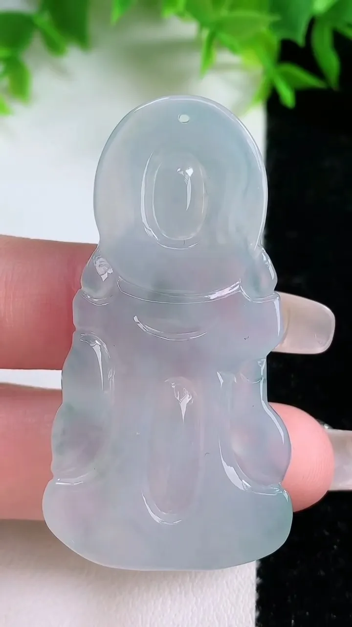 天然A货翡翠观音菩萨吊坠，尺寸53.4-26.8-5，重量:14.74g
1月25日