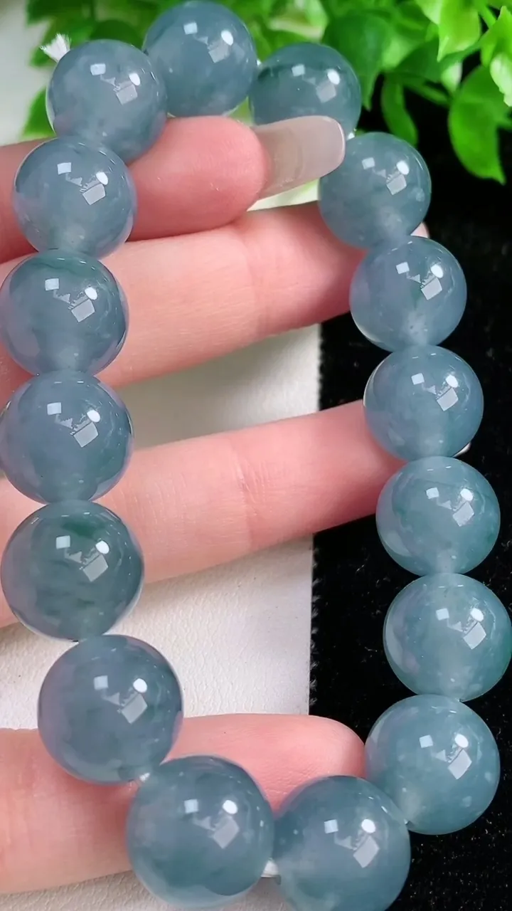 天然A货翡翠紫罗兰圆珠手串，尺寸13-16颗，重量:62.08g1月25日
工厂直销收藏佳品,种好水