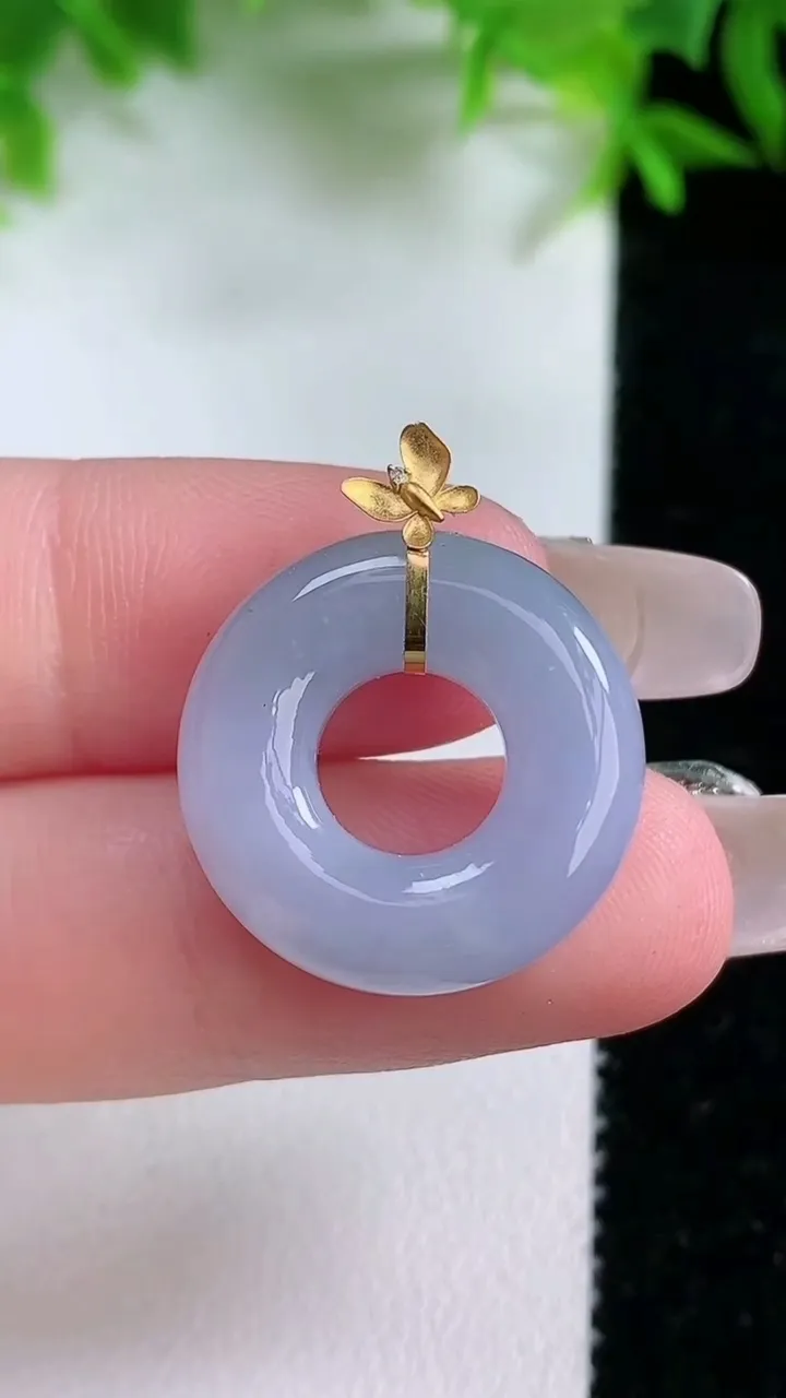 天然A货翡翠18K金紫罗兰平安环吊坠，尺寸20.9-5.4，重量:4.88g
1月25日