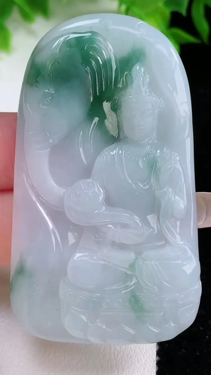 天然A货翡翠普贤菩萨吊坠，尺寸61.7-35-5.1，重量:27.31g
1月25日