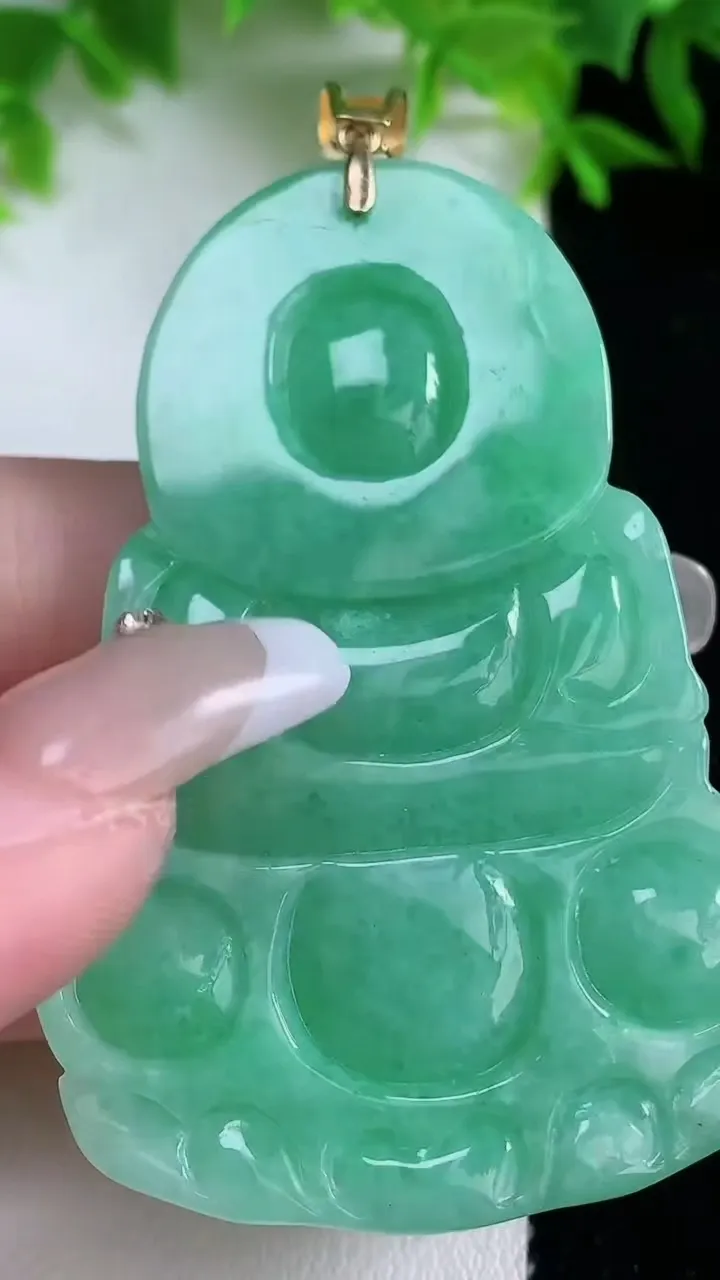 天然A货翡翠观音菩萨吊坠，尺寸61-39.8-7.8，重量:31.61g
1月25日