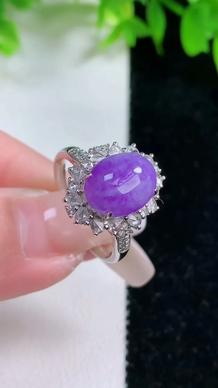 天然A货翡翠18K金紫罗兰蛋面戒指，尺寸17-10.6-8-10.8，重量:3.81g2026年1月