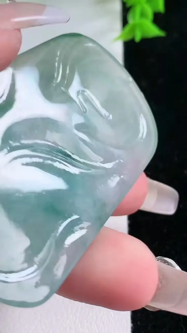 天然A货翡翠飘花普贤菩萨吊坠，尺寸58.6-38-5.3，重:25.03g
1月25日