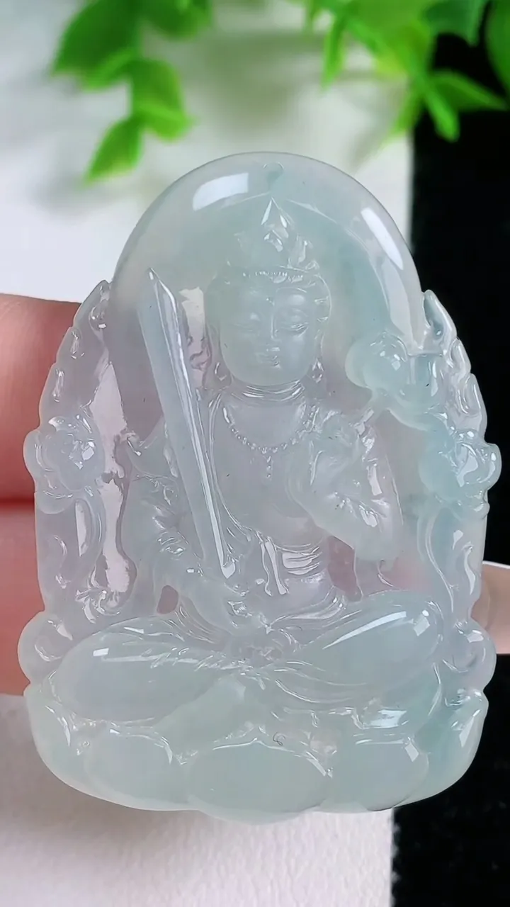 天然A货翡翠虚空藏菩萨吊坠，尺寸47.2-33-5.3，重量:47.50g
1月25日