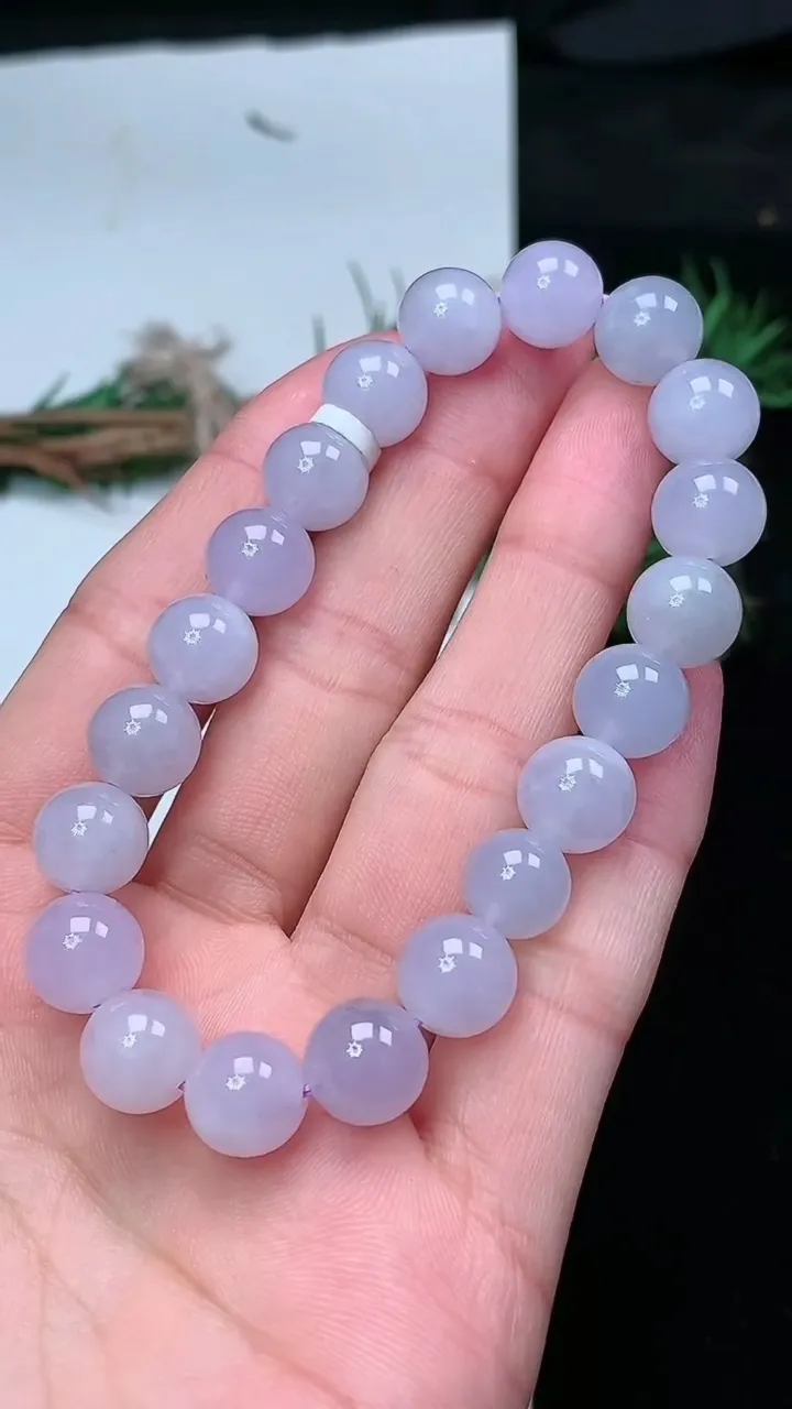 天然A货翡翠紫罗兰圆珠手串，尺寸9.7-20颗，重量:30.23g1月25日
工厂直销收藏佳品,种好水足，色泽均匀，有种有色，上手高大气！