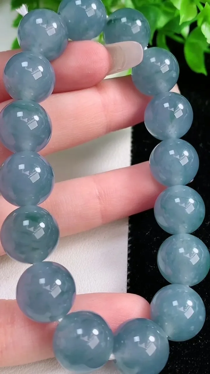 天然A货翡翠紫罗兰圆珠手串，尺寸13-16颗，重量:62.08g1月25日
工厂直销收藏佳品,种好水