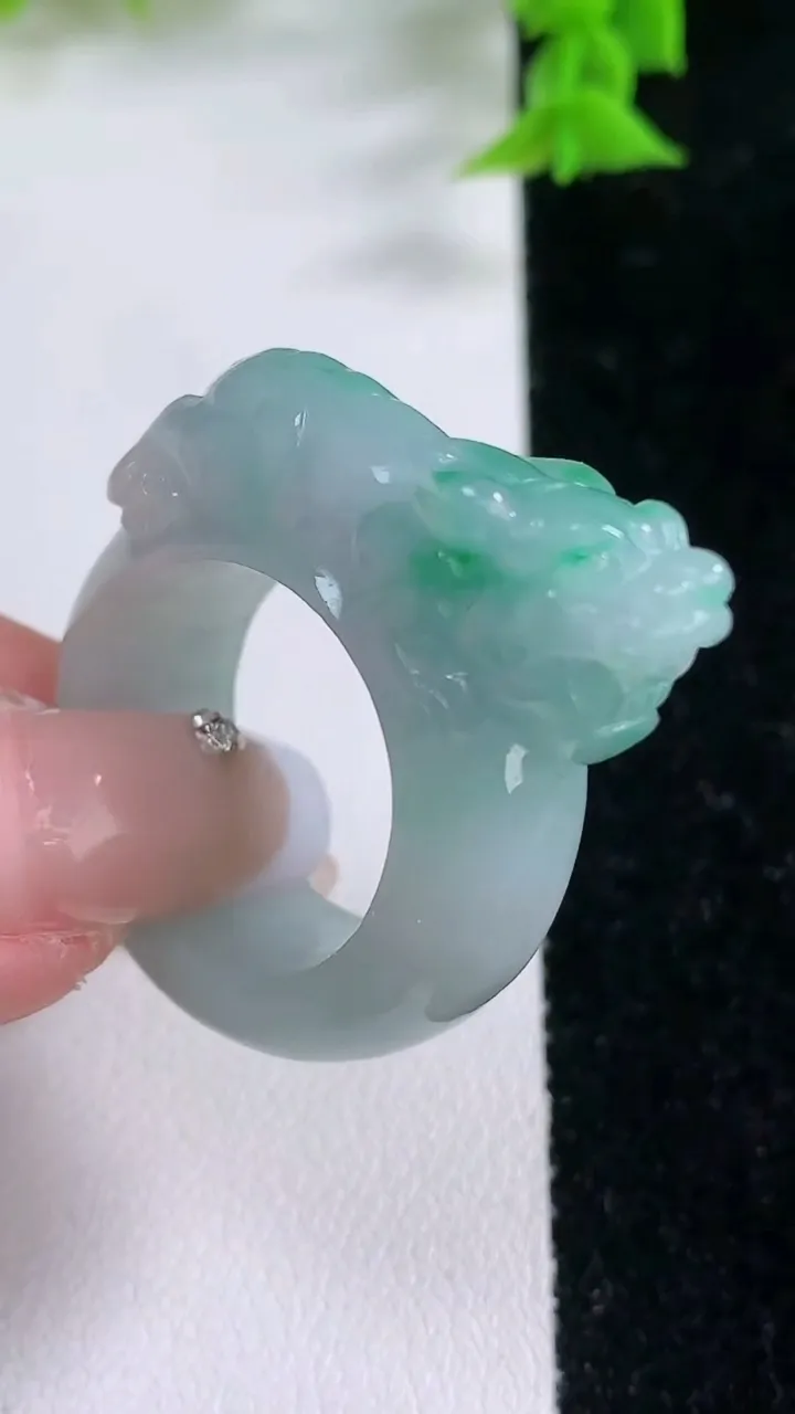 天然A货翡翠貔貅指环扳指，尺寸20.5-11.2-8.4，重:17.62g2026年1月25日
工厂