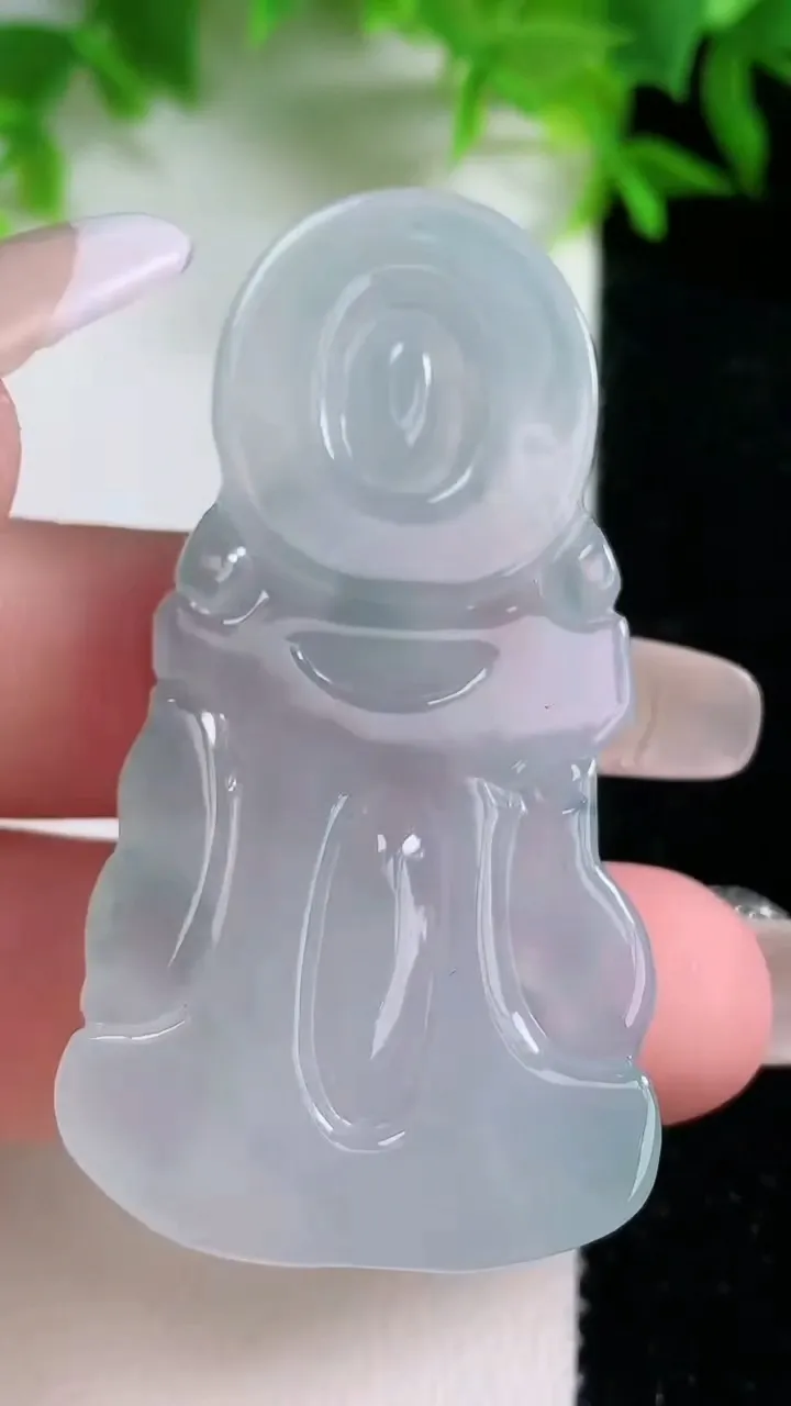 天然A货翡翠观音菩萨吊坠，尺寸53.4-26.8-5，重量:14.74g
1月25日