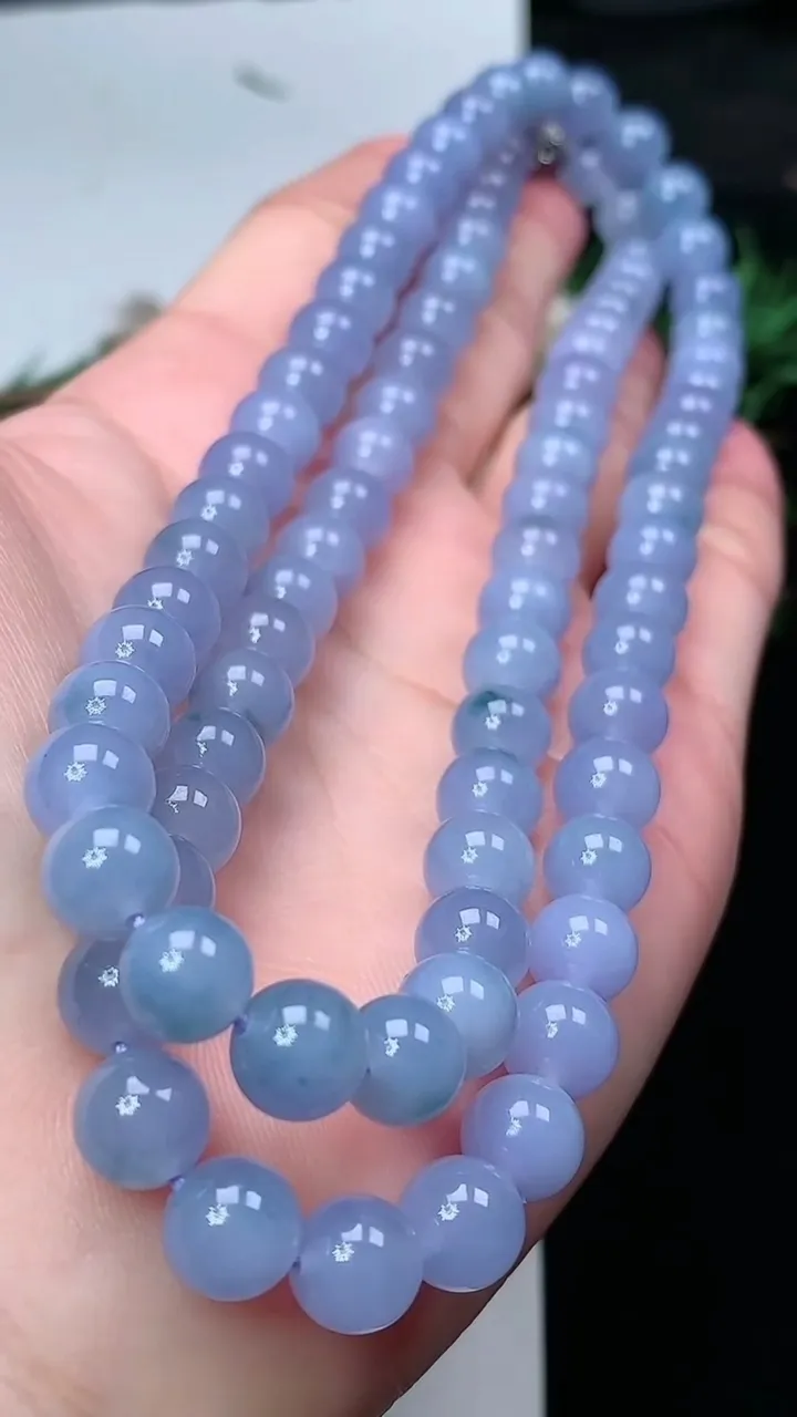 天然A货翡翠紫罗兰 飘花圆珠项链，尺寸7.7-88颗，重量:70.71g
1月25日