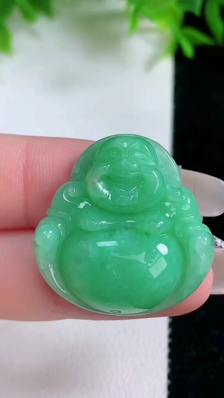 天然A货翡翠佛公吊坠，尺寸27.6-27.4-7，重量:8.05g
1月25日