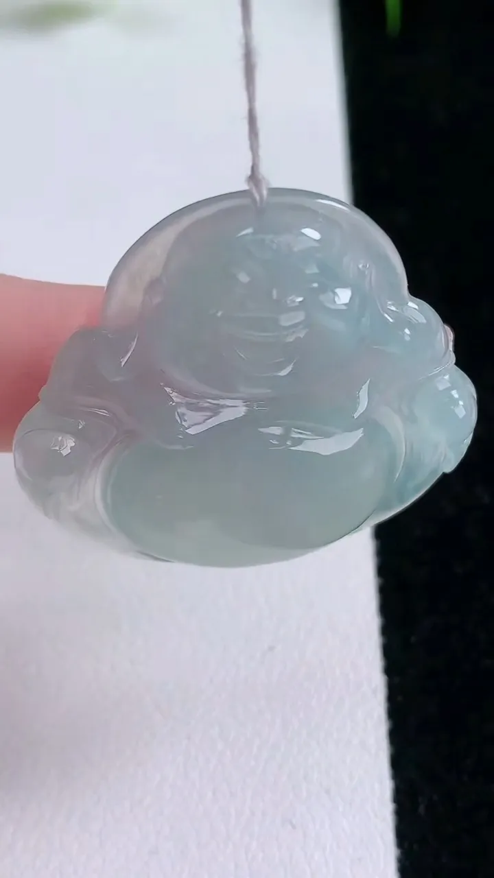 天然A货翡翠佛公吊坠，尺寸33.7-36.6-6，重量:10.49g
1月26日