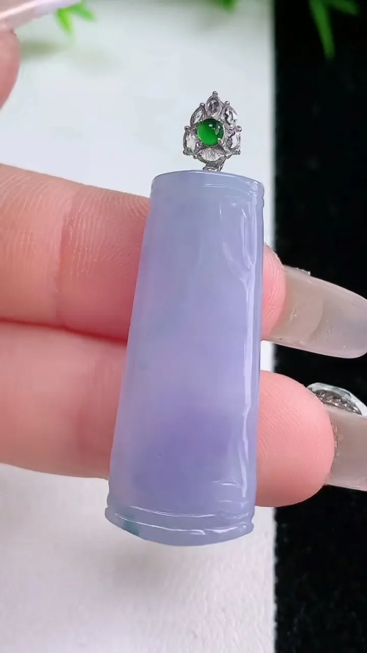 天然A货翡翠18K金紫罗兰节节高升 竹节吊坠，尺寸35-13.8-3.5，重量:5.28g
1月26日