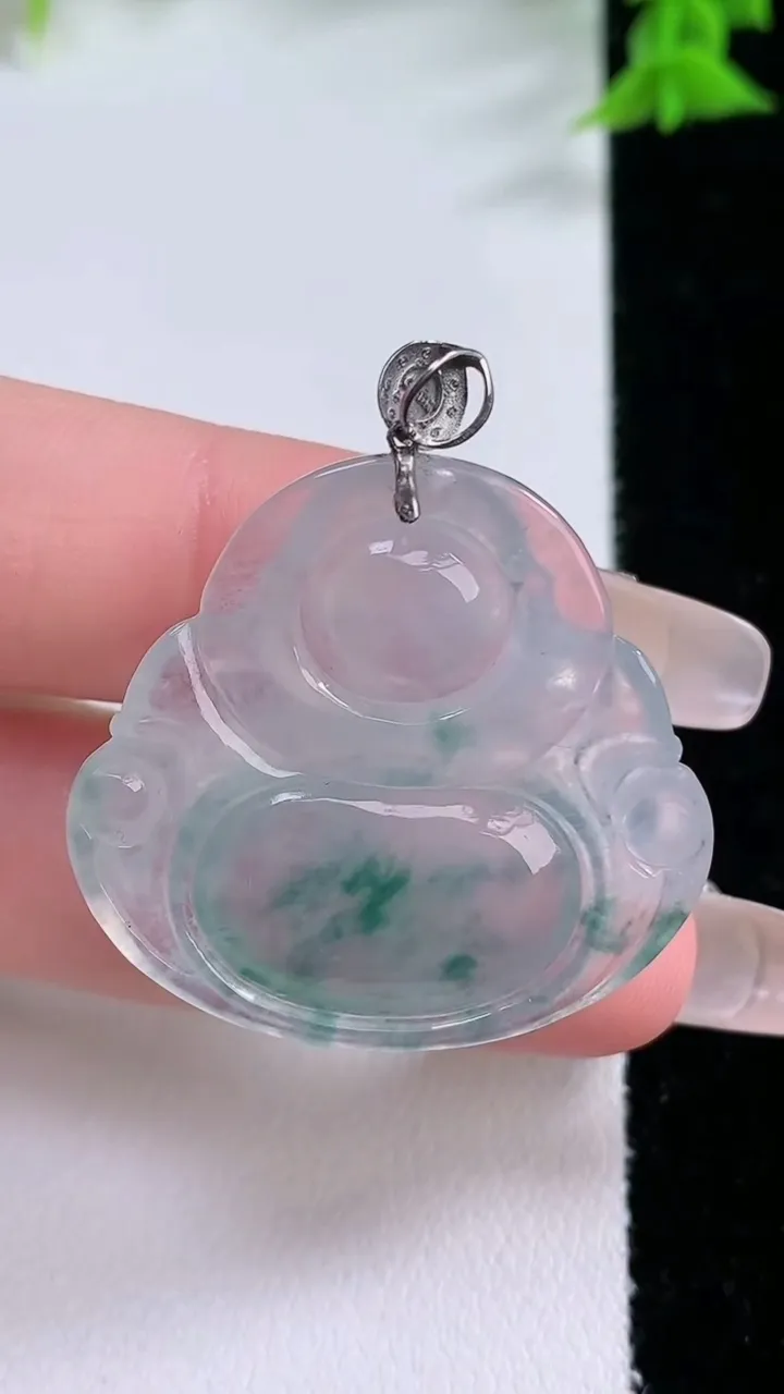 天然A货翡翠种飘花佛公吊坠，尺寸30.7-32.2-5.8，重量:9.33g
1月26日