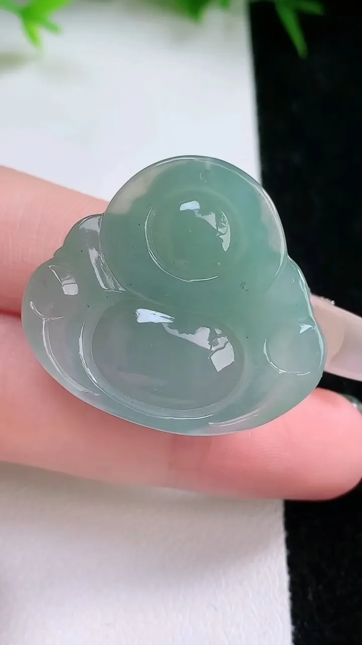 天然A货翡翠佛公吊坠，尺寸28-31-10.3，重量:12.86g
1月26日