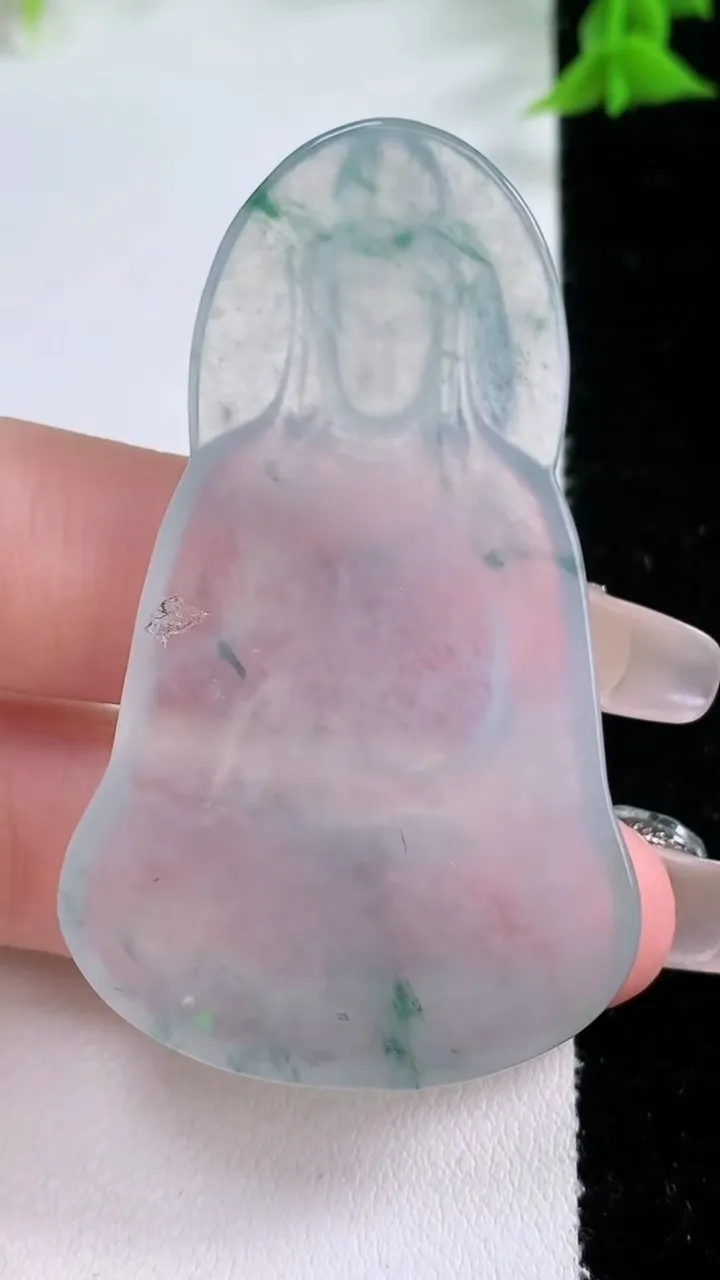 天然A货翡翠种飘花观音菩萨吊坠，尺寸55.7-34-5.3，重量:21.43g
1月26日