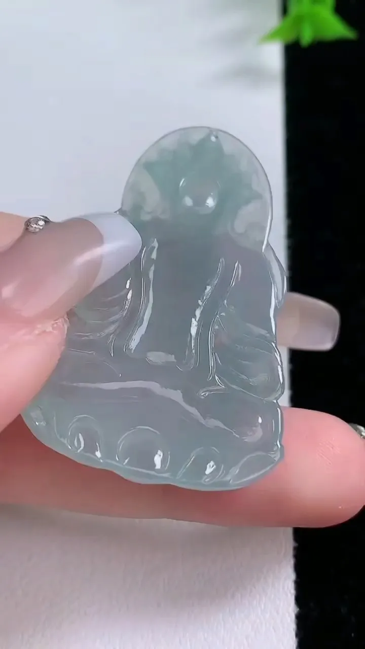 天然A货翡翠度母观音吊坠，尺寸45.7-28.9-5，重量:11.93g
1月26日