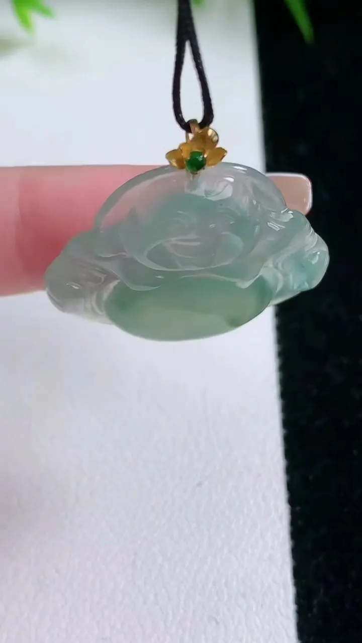 天然A货翡翠佛公吊坠，尺寸24.6-29-5，重量:5.18g
1月26日
