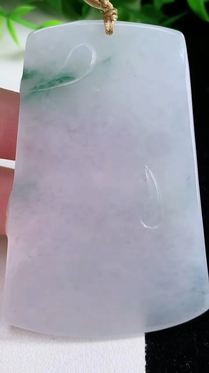 天然A货翡翠飘花文殊菩萨吊坠，尺寸71.2-48.5-5.6，重量:43.88g
1月26日