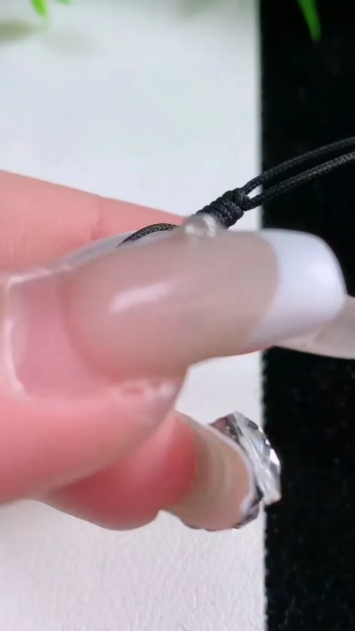 天然A货翡翠飘花平安扣吊坠，尺寸26.7-6.3，重量:9.15g
1月26日