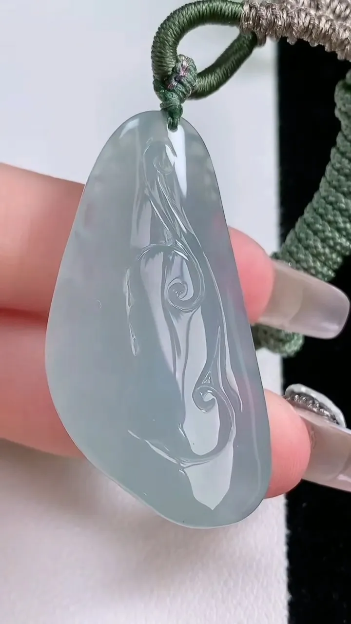 天然A货翡翠财神爷吊坠，尺寸44.2-24.4-10.9，重量:18.49g
1月26日