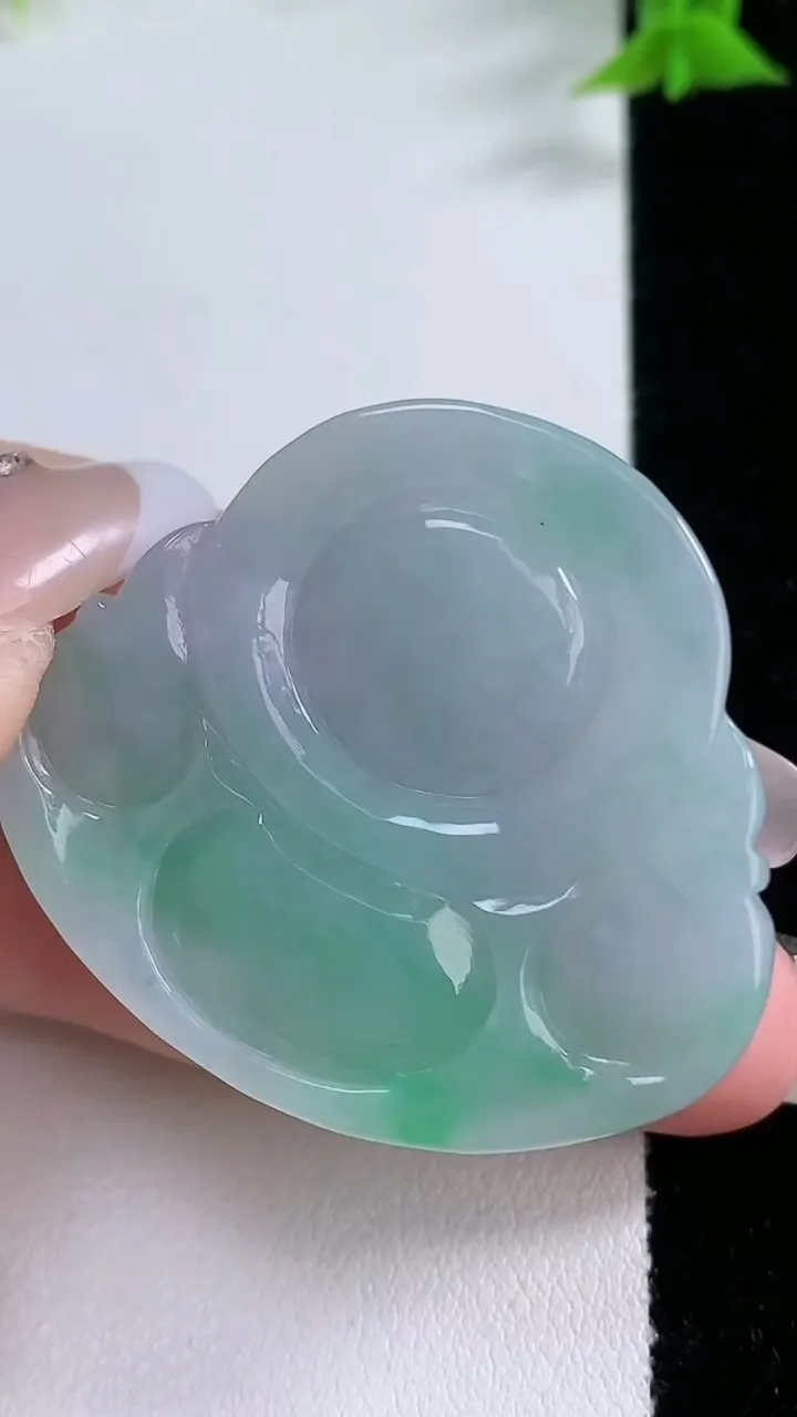 天然A货翡翠佛公吊坠，尺寸37-41-10.8，重量:26.62g
1月26日