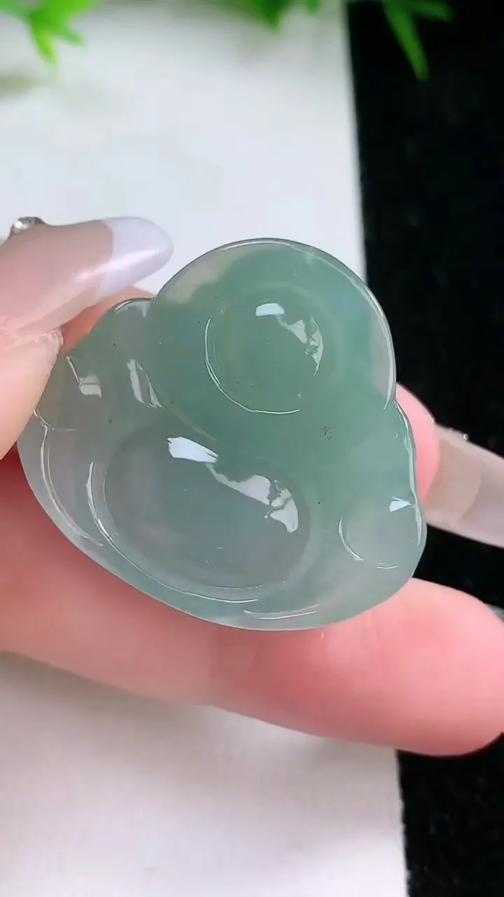 天然A货翡翠佛公吊坠，尺寸28-31-10.3，重量:12.86g
1月26日