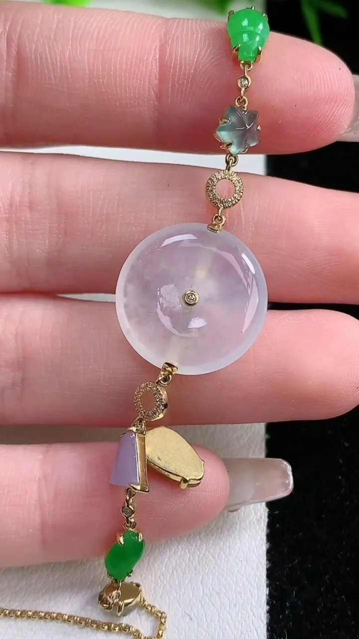 天然A货翡翠种白冰平安扣手链，尺寸17-3.4，重量:6.23g
1月26日