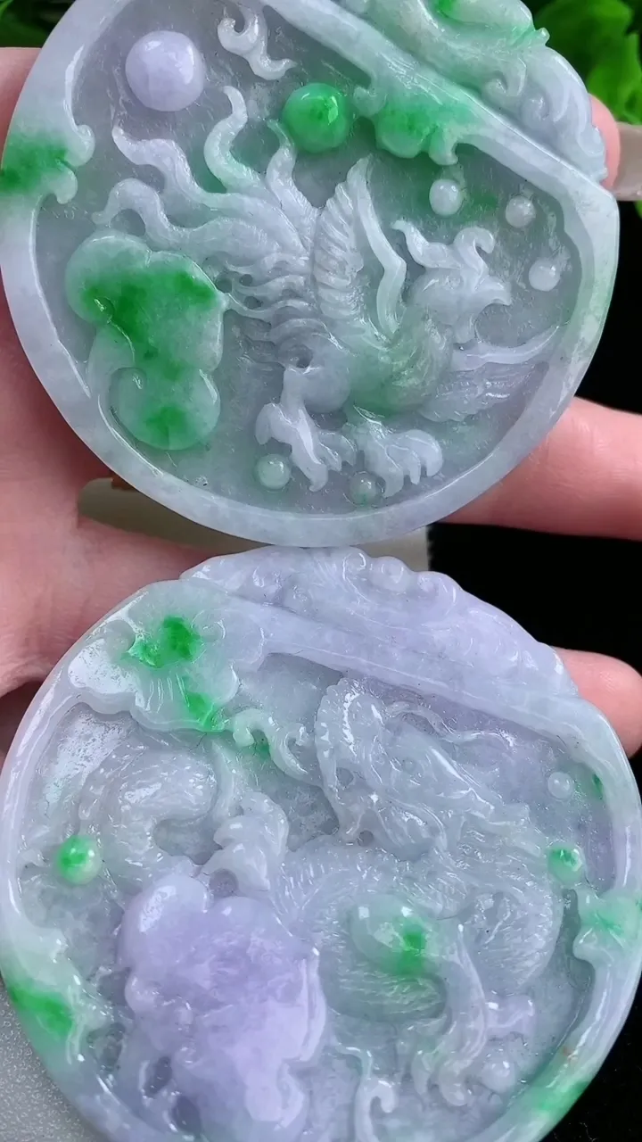 天然A货翡翠春带彩紫罗兰龙凤呈祥吊坠一对，尺寸57-5.6，重量:84.47g
1月26日