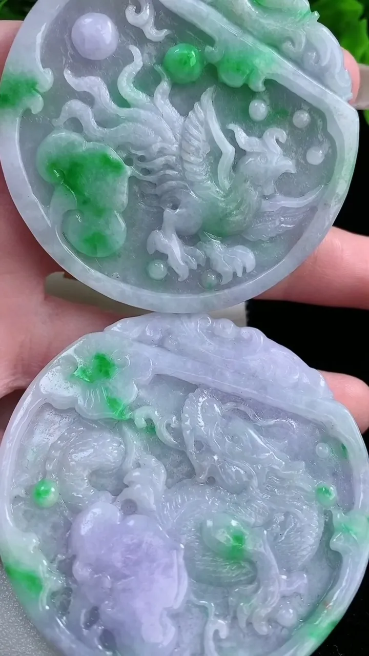 天然A货翡翠春带彩紫罗兰龙凤呈祥吊坠一对，尺寸57-5.6，重量:84.47g
1月26日