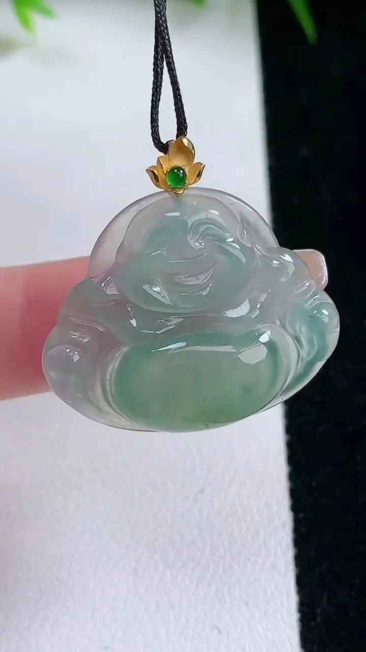 天然A货翡翠佛公吊坠，尺寸24.6-29-5，重量:5.18g
1月26日