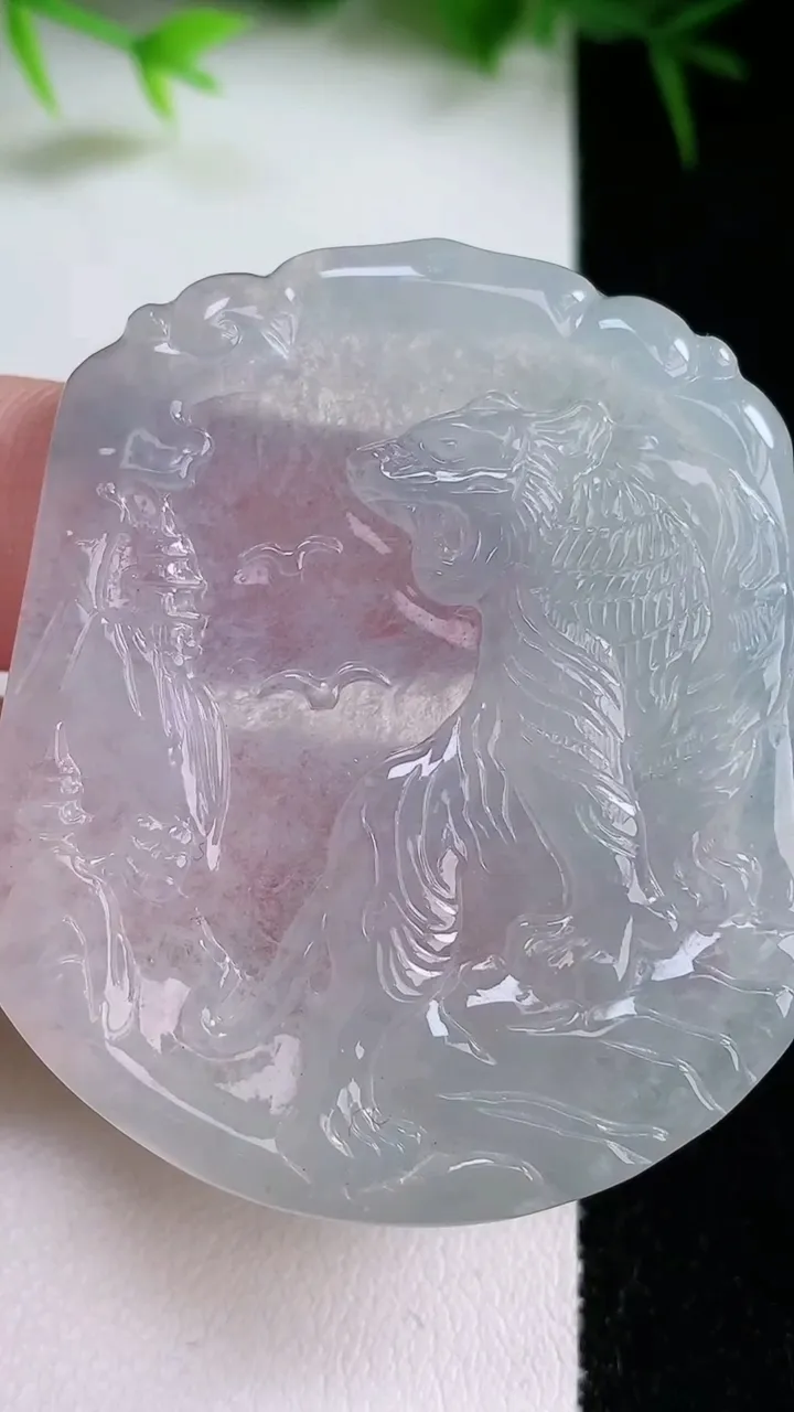 天然A货翡翠生肖虎吊坠，尺寸49.7-42.5-4.6，重量:20.31g
1月26日