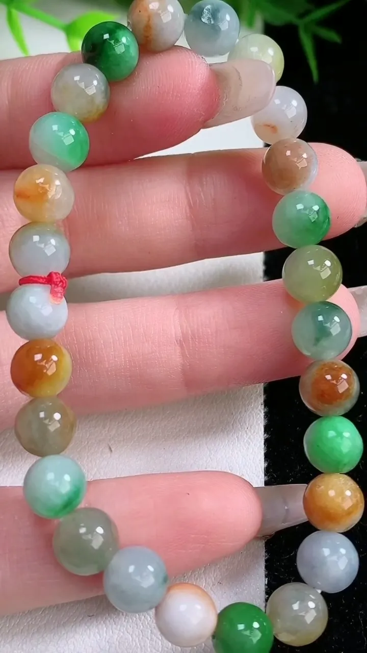 天然A货翡翠三彩圆珠手串，尺寸7.2-26颗，重量:16.45g1月26日
工厂直销收藏佳品,种好水足，色泽均匀，有种有色，上手高大气！