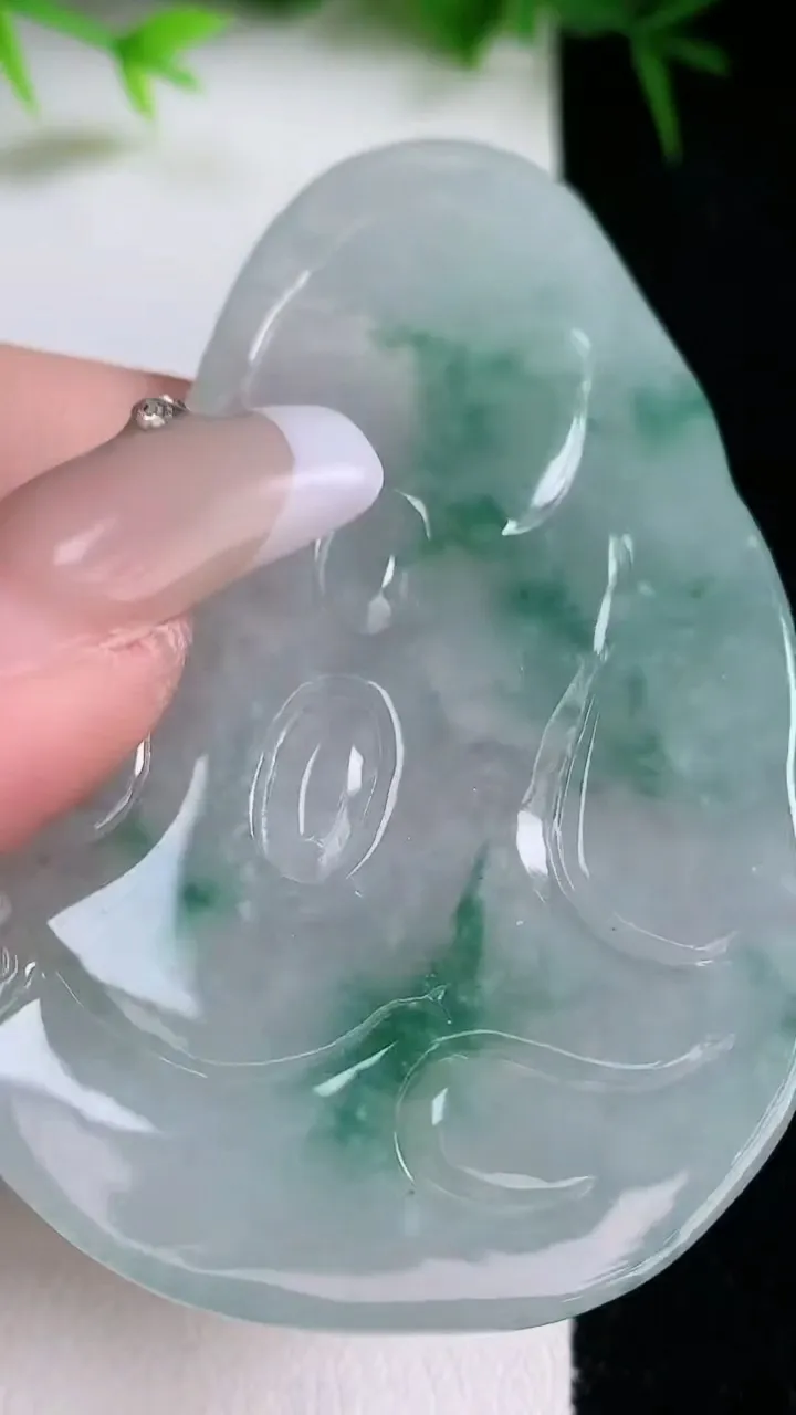 天然A货翡翠飘花普贤菩萨吊坠，尺寸68.7-42.4-5.2，重量:31.09g
1月26日