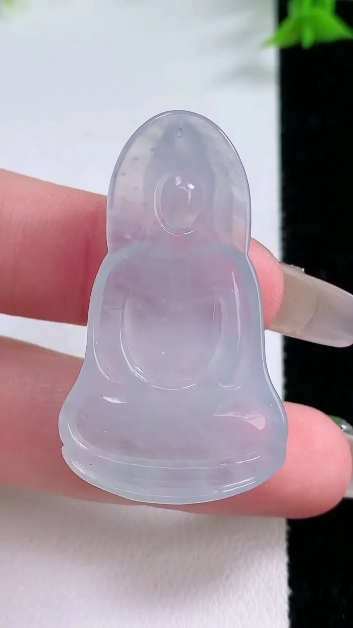 天然A货翡翠观音菩萨吊坠，尺寸41-24-5.7，重量:9.71g
1月26日