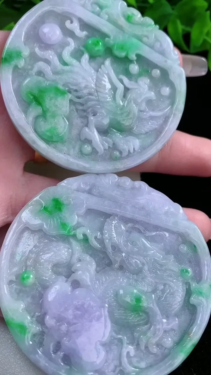 天然A货翡翠春带彩紫罗兰龙凤呈祥吊坠一对，尺寸57-5.6，重量:84.47g
1月26日