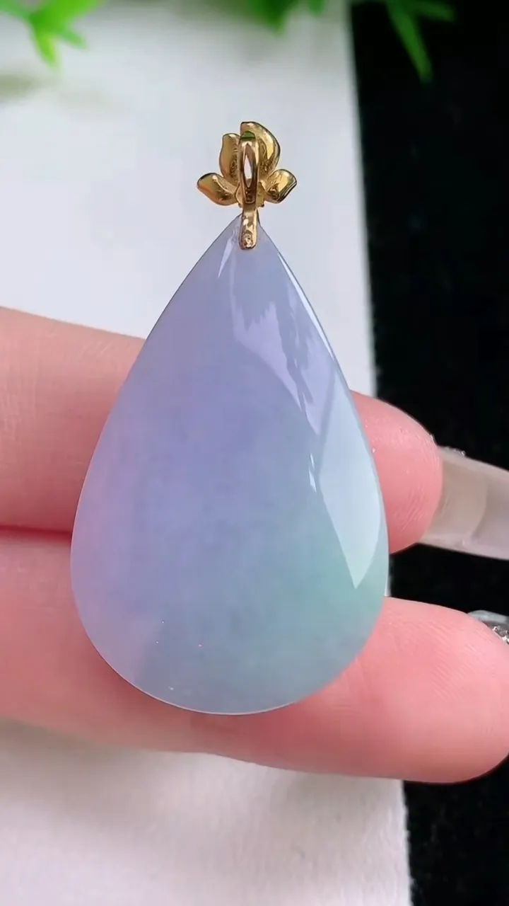 天然A货翡翠18K金紫罗兰水滴吊坠，尺寸32.2-21.2-12.3，重量:13.25g
1月26日