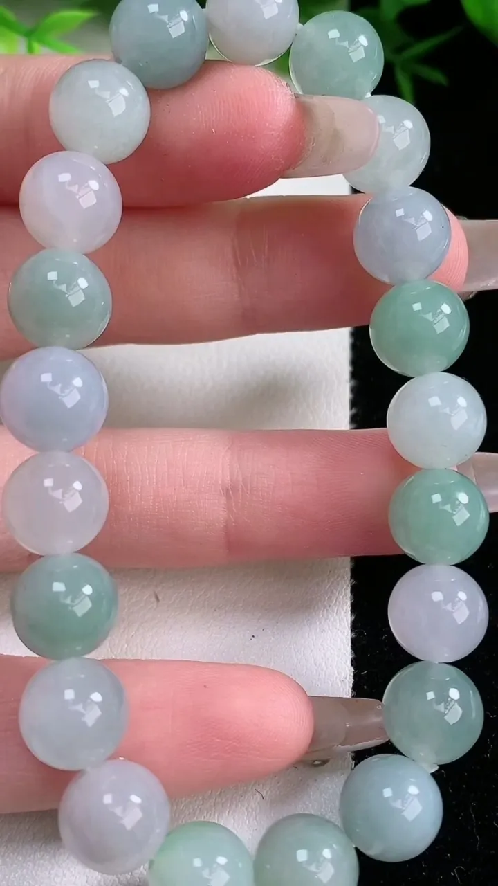 天然A货翡翠圆珠手串，尺寸9.3-21颗，重量:30.98g1月26日
工厂直销收藏佳品,种好水足，