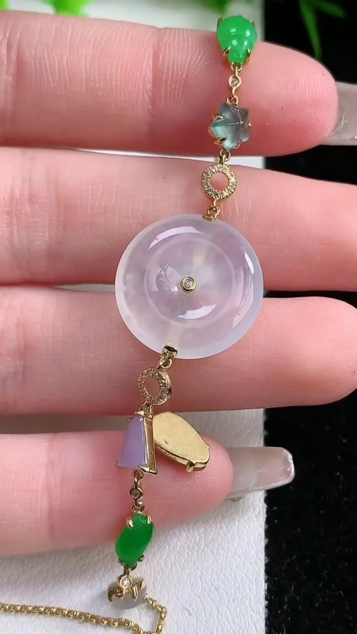 天然A货翡翠种白冰平安扣手链，尺寸17-3.4，重量:6.23g
1月26日