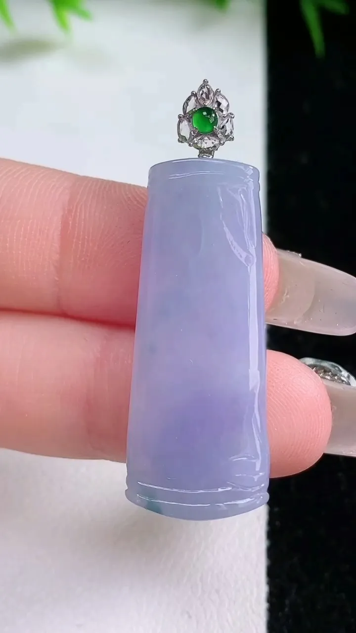 天然A货翡翠18K金紫罗兰节节高升 竹节吊坠，尺寸35-13.8-3.5，重量:5.28g
1月26