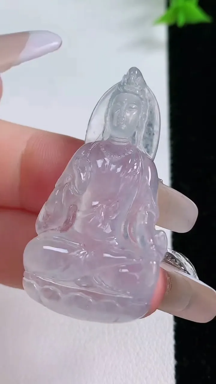 天然A货翡翠观音菩萨吊坠，尺寸43.4-22-6，重量:9.80g
1月26日