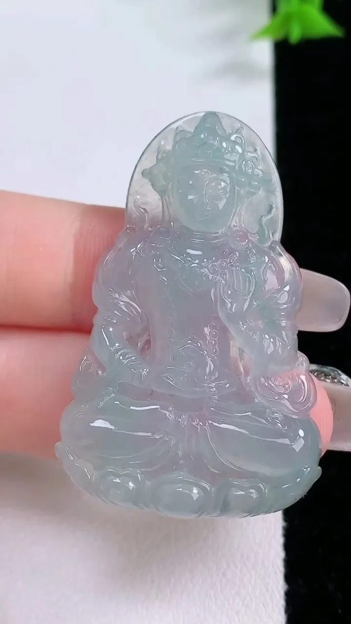 天然A货翡翠度母观音吊坠，尺寸45.7-28.9-5，重量:11.93g
1月26日