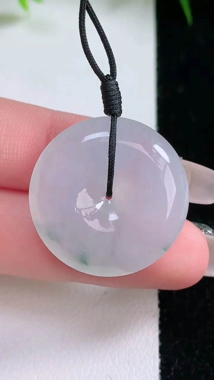 天然A货翡翠飘花平安扣吊坠，尺寸26.7-6.3，重量:9.15g
1月26日