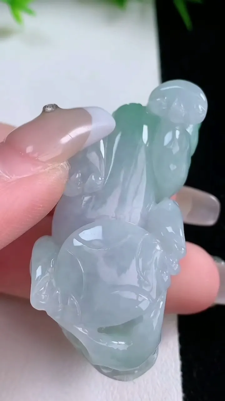 天然A货翡翠貔貅吊坠，尺寸50.2-22.5-15，重量:40.37g
1月26日