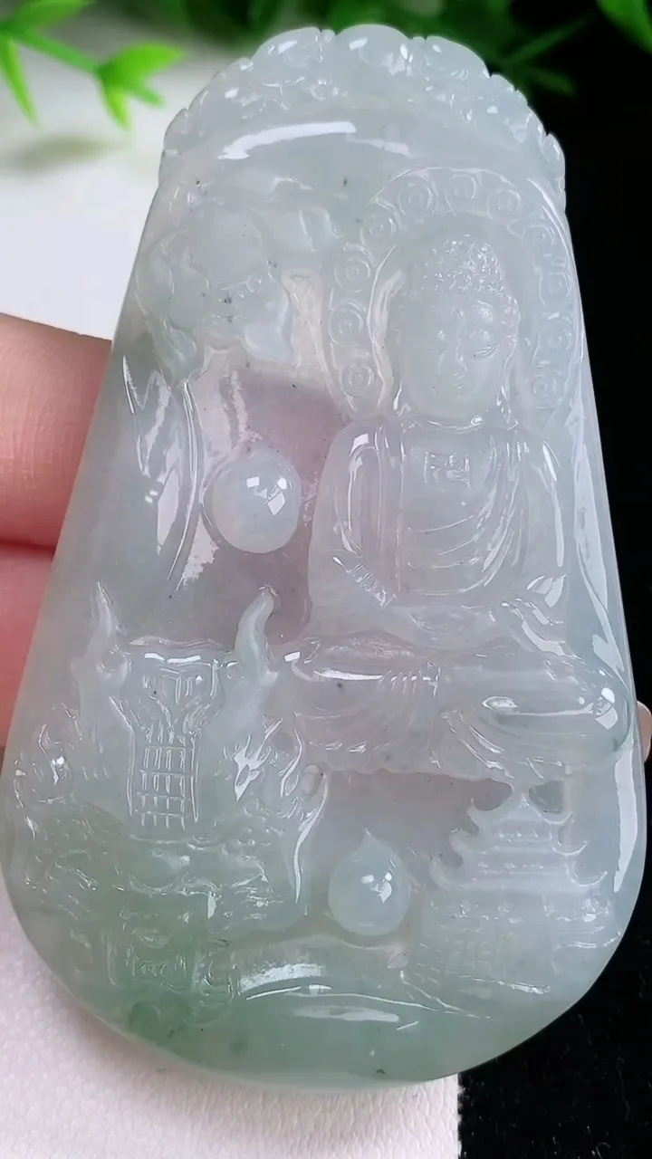 天然A货翡翠祥龙大日如来吊坠，尺寸74-43.8-4.6，重量:30.00g
1月26日