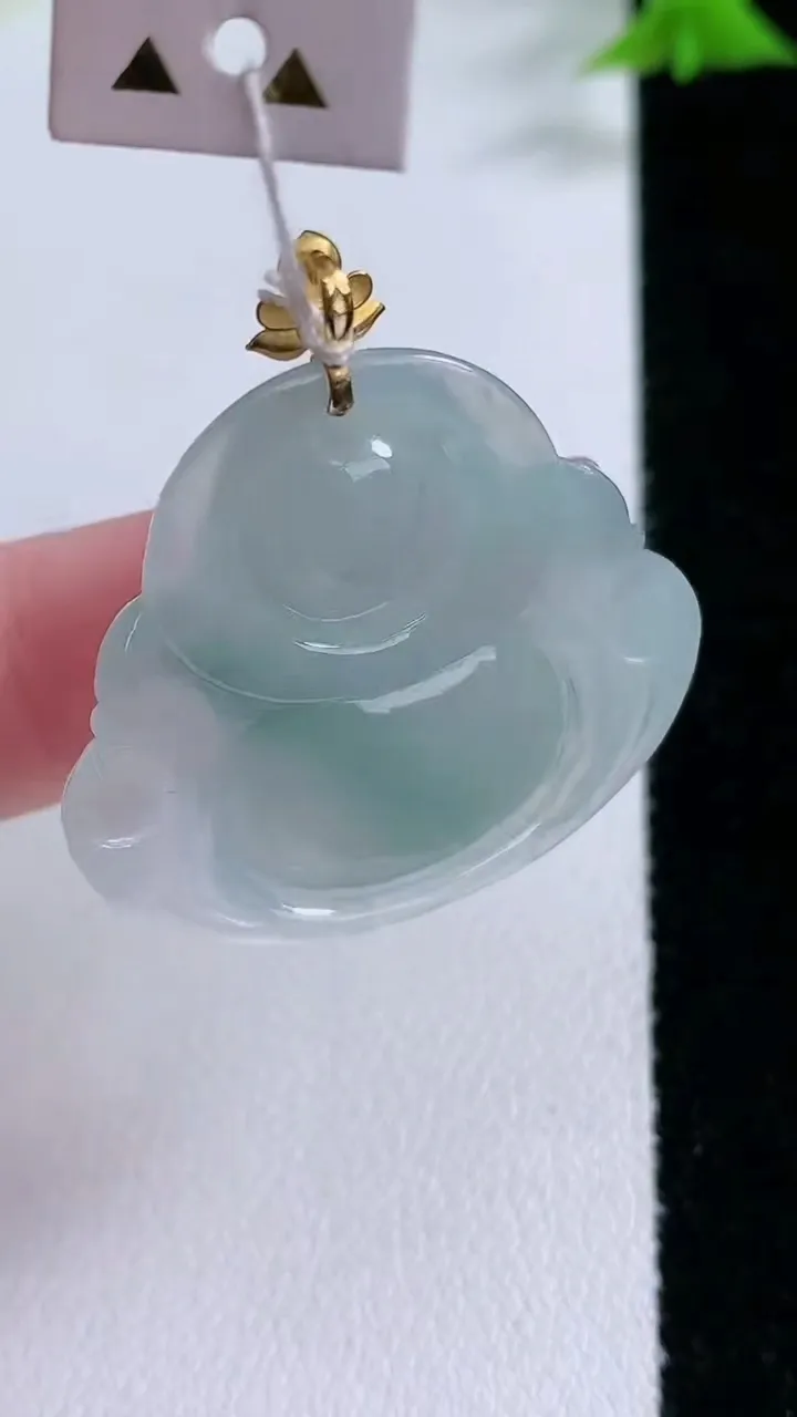 天然A货翡翠种飘花佛公吊坠，尺寸29-32.5-6.2，重量:8.36g
1月26日