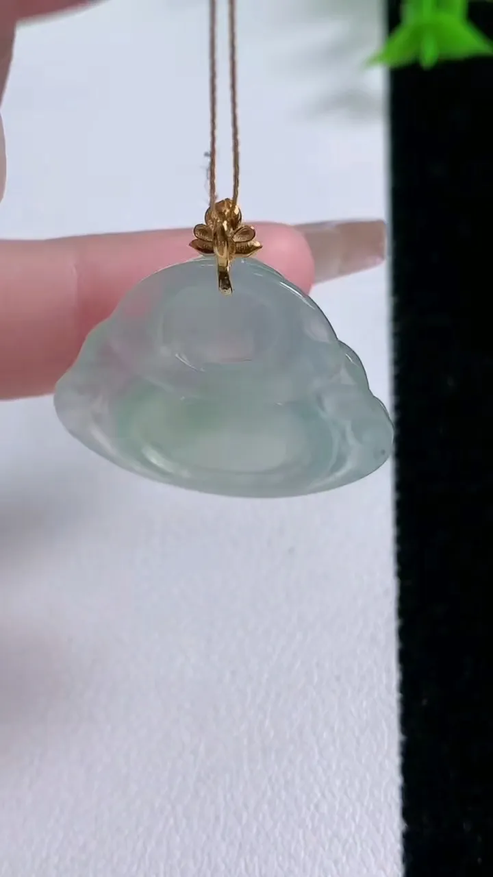 天然A货翡翠佛公吊坠，尺寸24.2-28.3-5.8，重量:6.39g
1月26日
