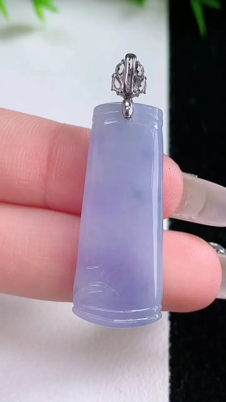 天然A货翡翠18K金紫罗兰节节高升 竹节吊坠，尺寸35-13.8-3.5，重量:5.28g
1月26日