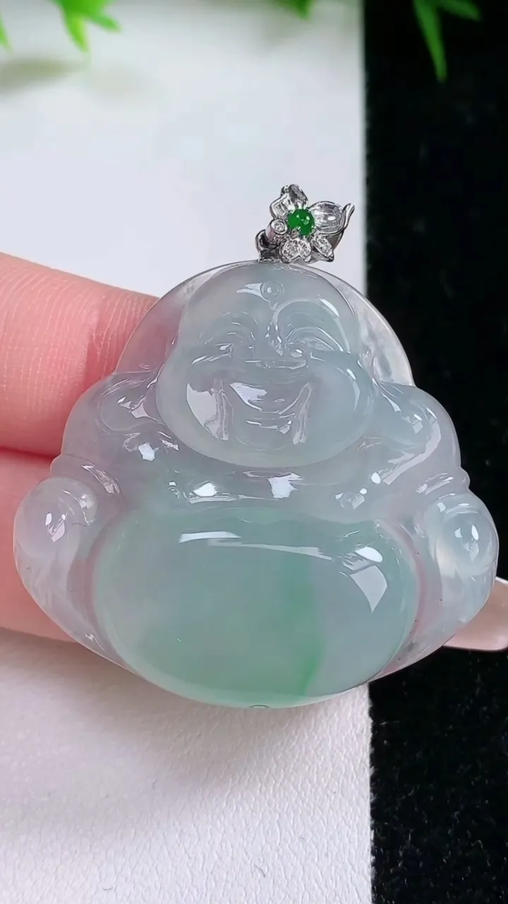 天然A货翡翠佛公吊坠，尺寸36-39.4-7，重量:15.30g
1月26日