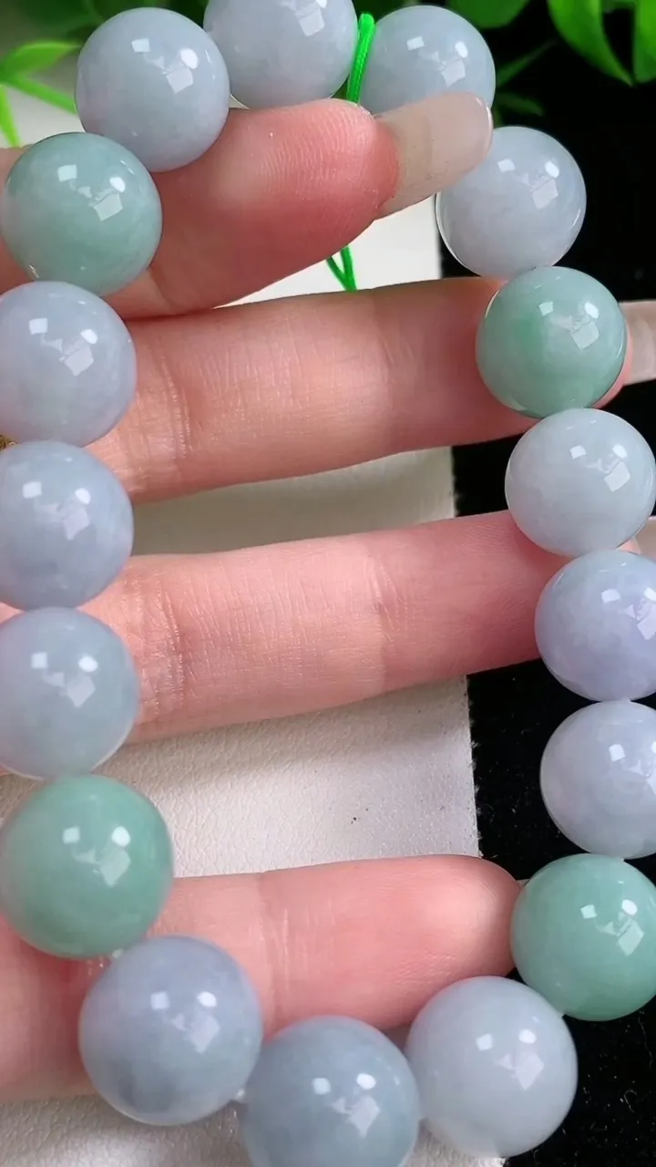 天然A货翡翠紫罗兰圆珠手串，尺寸12-17颗，重量:53.66g1月26日
工厂直销收藏佳品,种好水